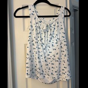 Floral Blue and White Tank Top New Size 1X Plus